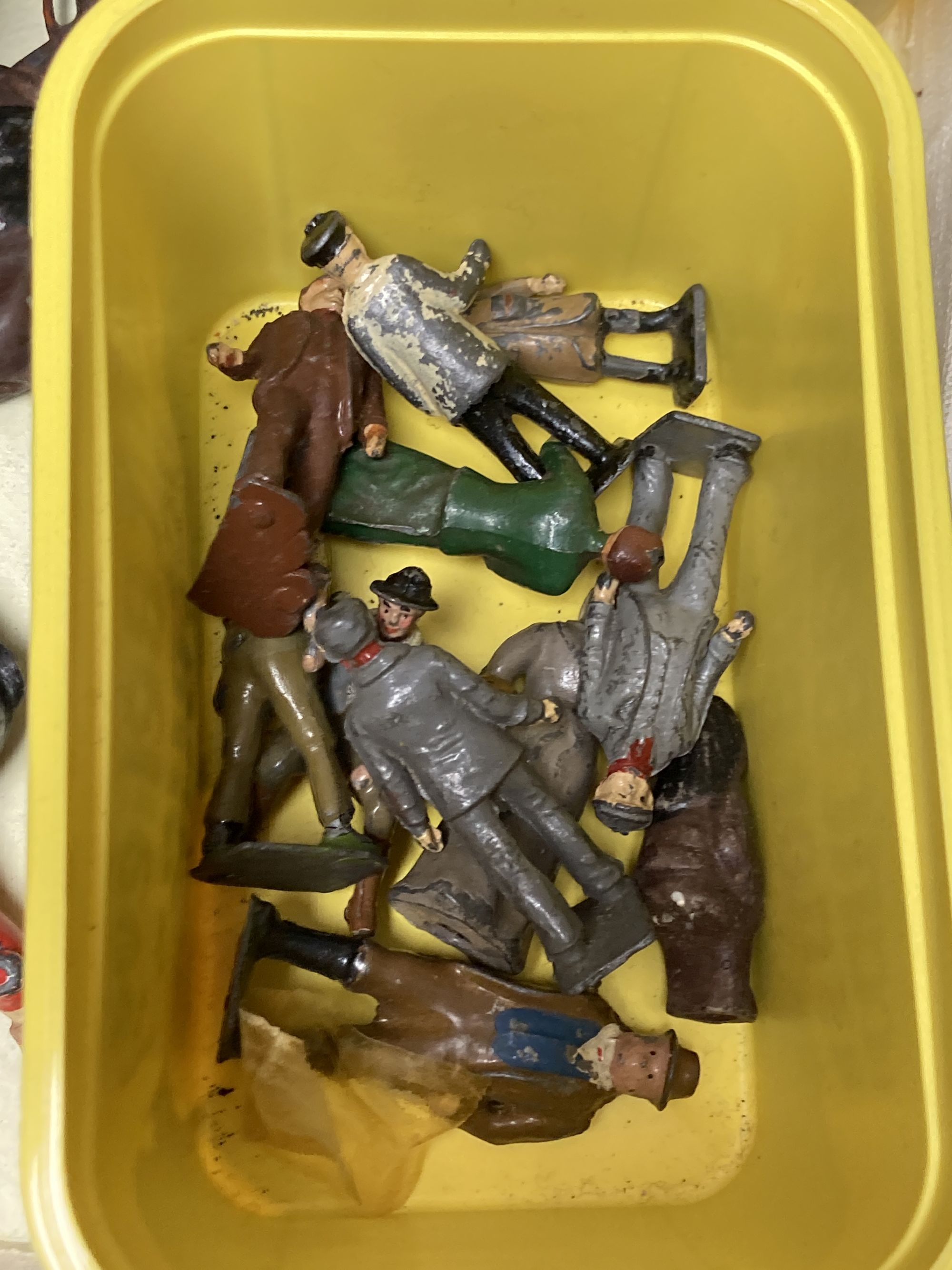 Hollowcast lead toy animals